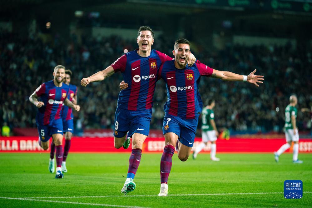 疑为他们在 疑为他们在