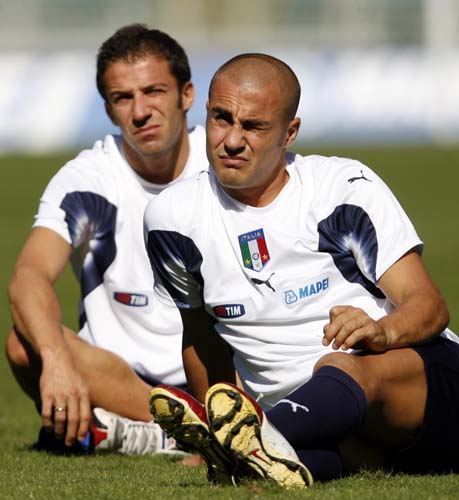 己的坚韧精 己的坚韧精